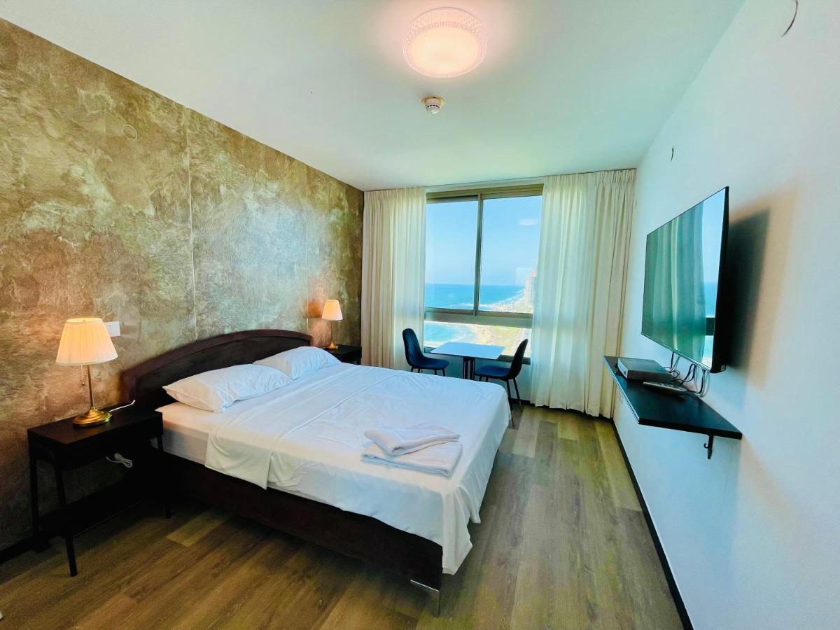 C Tower Apartments ネタニア エクステリア 写真