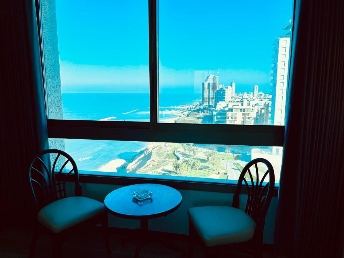 C Tower Apartments ネタニア エクステリア 写真