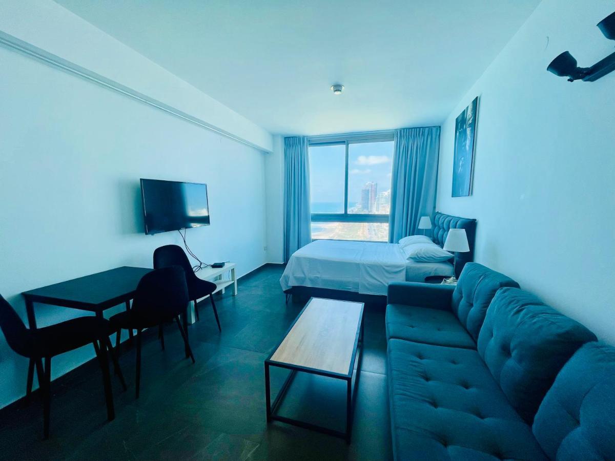 C Tower Apartments ネタニア エクステリア 写真