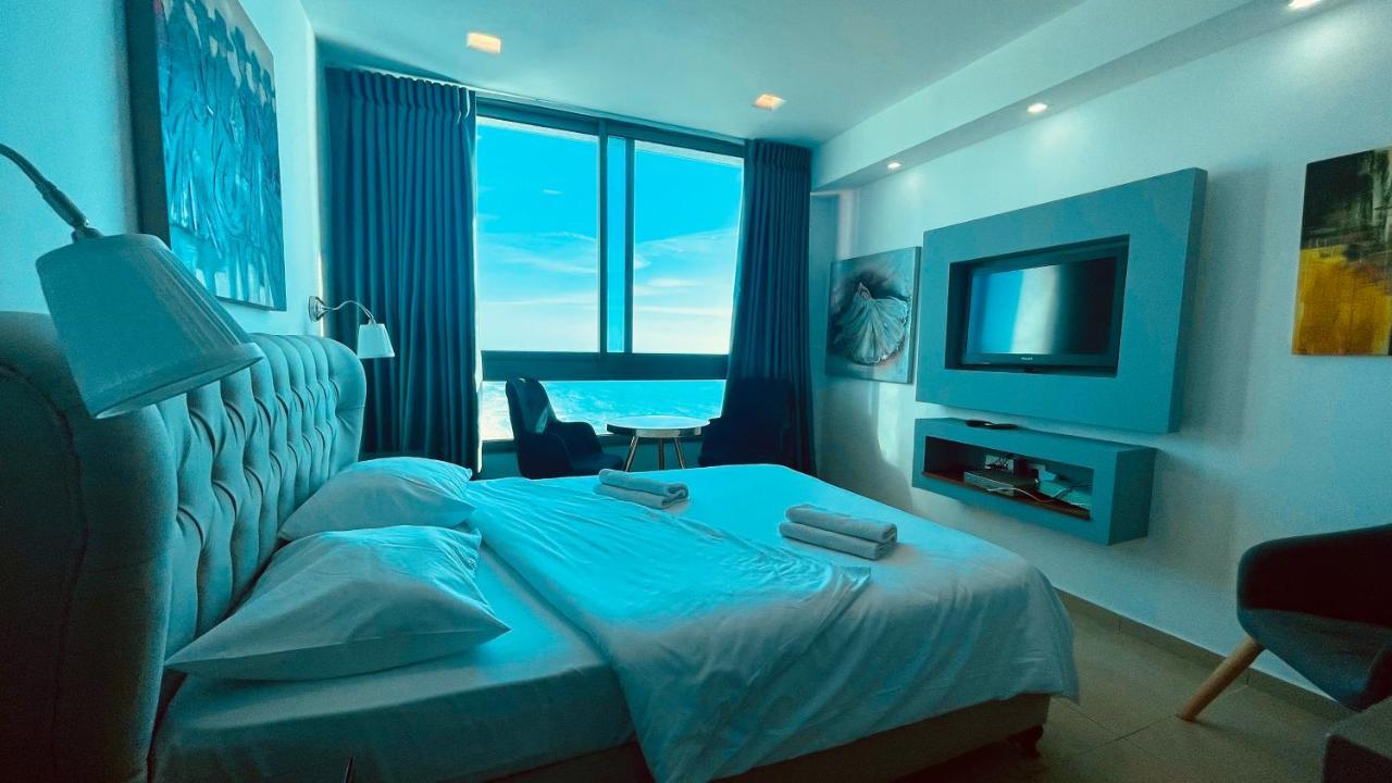 C Tower Apartments ネタニア エクステリア 写真