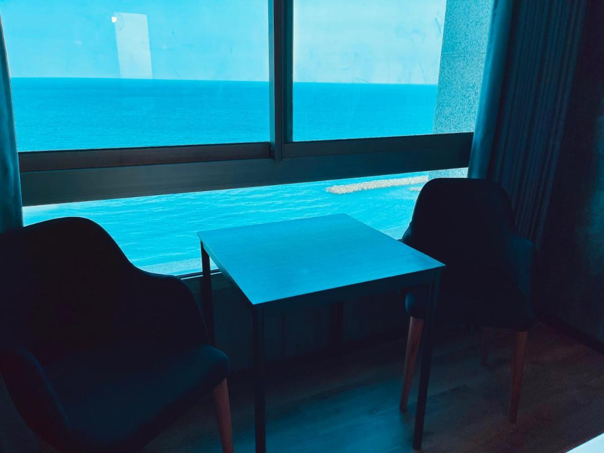 C Tower Apartments ネタニア エクステリア 写真