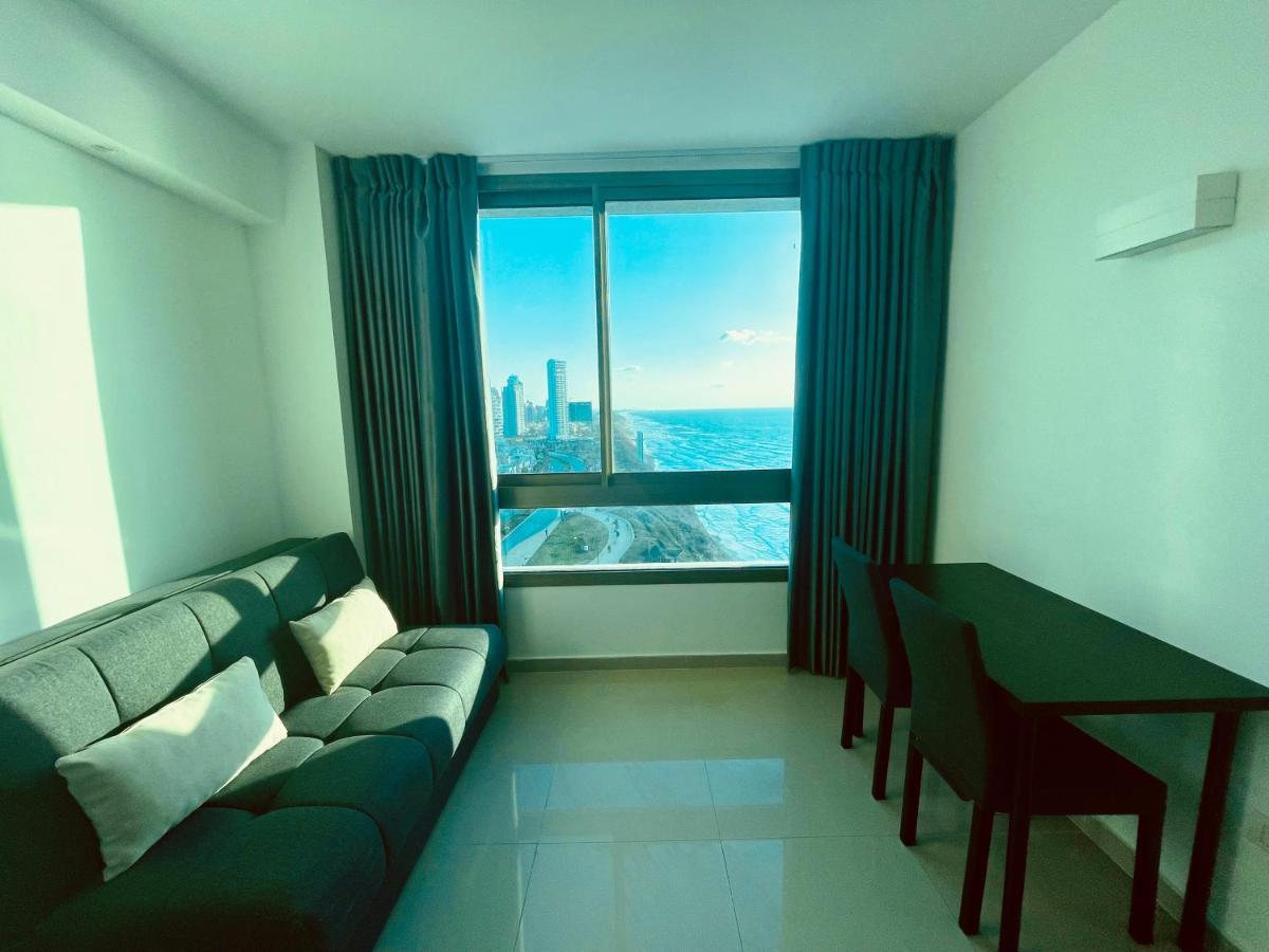C Tower Apartments ネタニア エクステリア 写真
