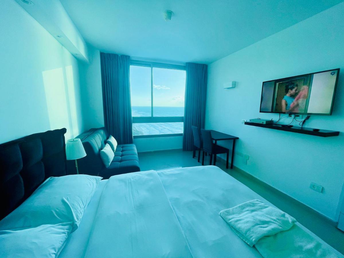 C Tower Apartments ネタニア エクステリア 写真