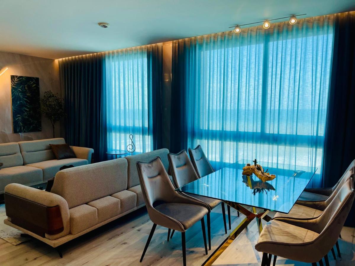 C Tower Apartments ネタニア エクステリア 写真