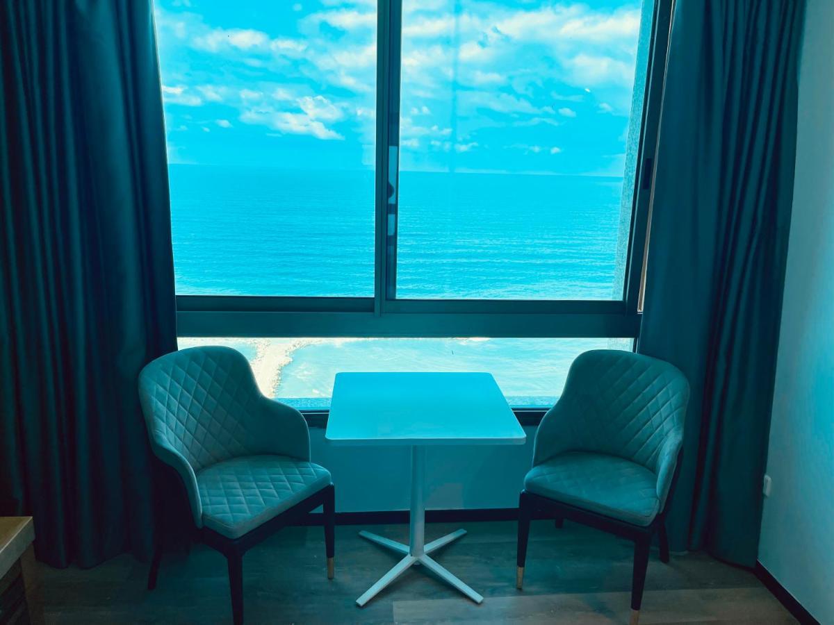 C Tower Apartments ネタニア エクステリア 写真