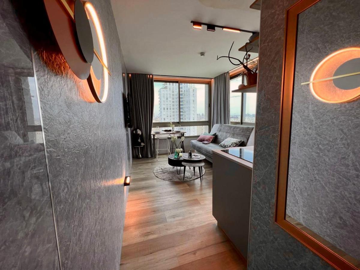 C Tower Apartments ネタニア エクステリア 写真
